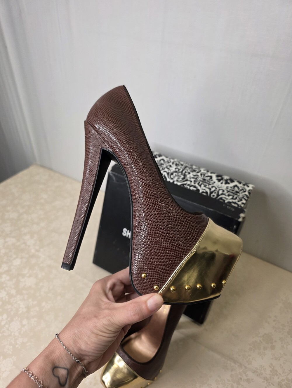 Shoe Republic LA Ethanie Brown Gold Studded Platform Stiletto Heels Size 7.5 - Picture 2 of 10